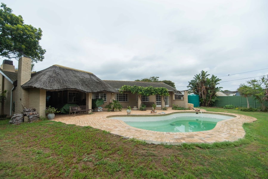 4 Bedroom Property for Sale in Bluewater Bay Eastern Cape